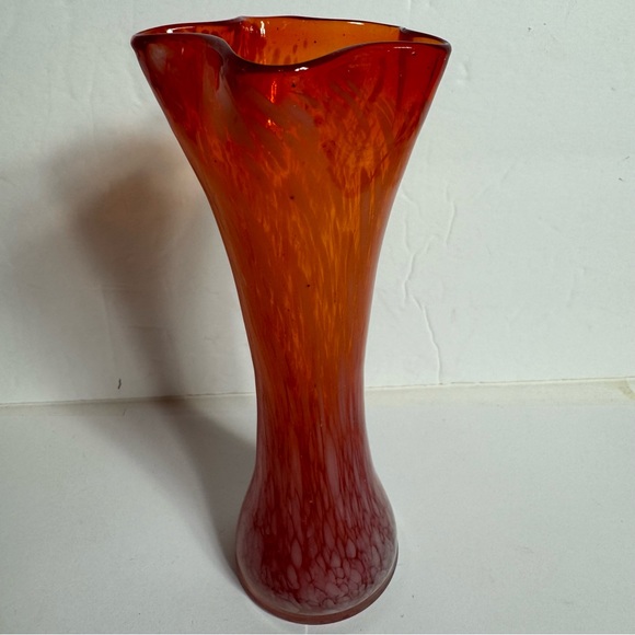 Vintage red and white swirl small vase. Approx. 6.5”H x 2”L. Wavy top design. - Picture 5 of 12
